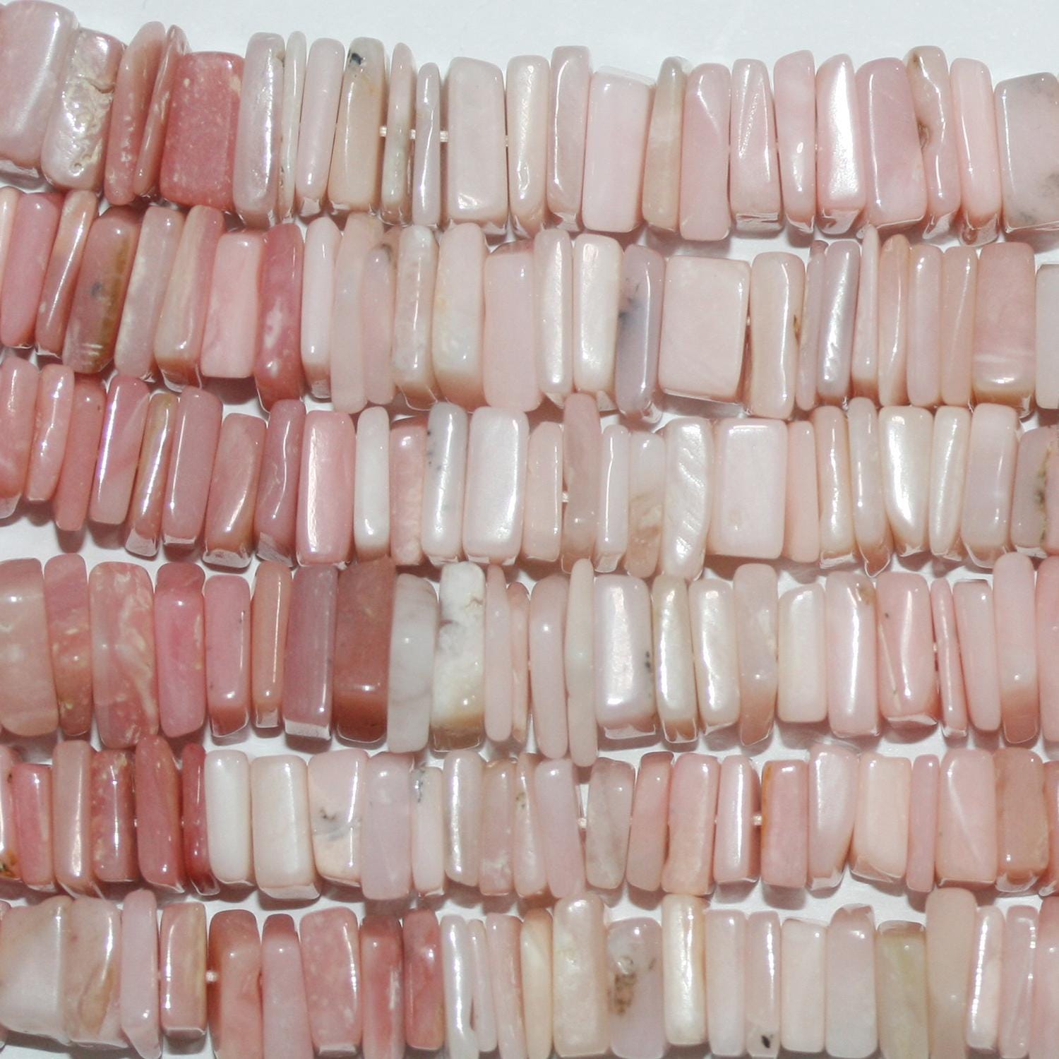 Cuentas cuadradas planas y lisas de ópalo rosa de 43 cm (17"), 7-8 mm aprox. - Hilo de 42 cm