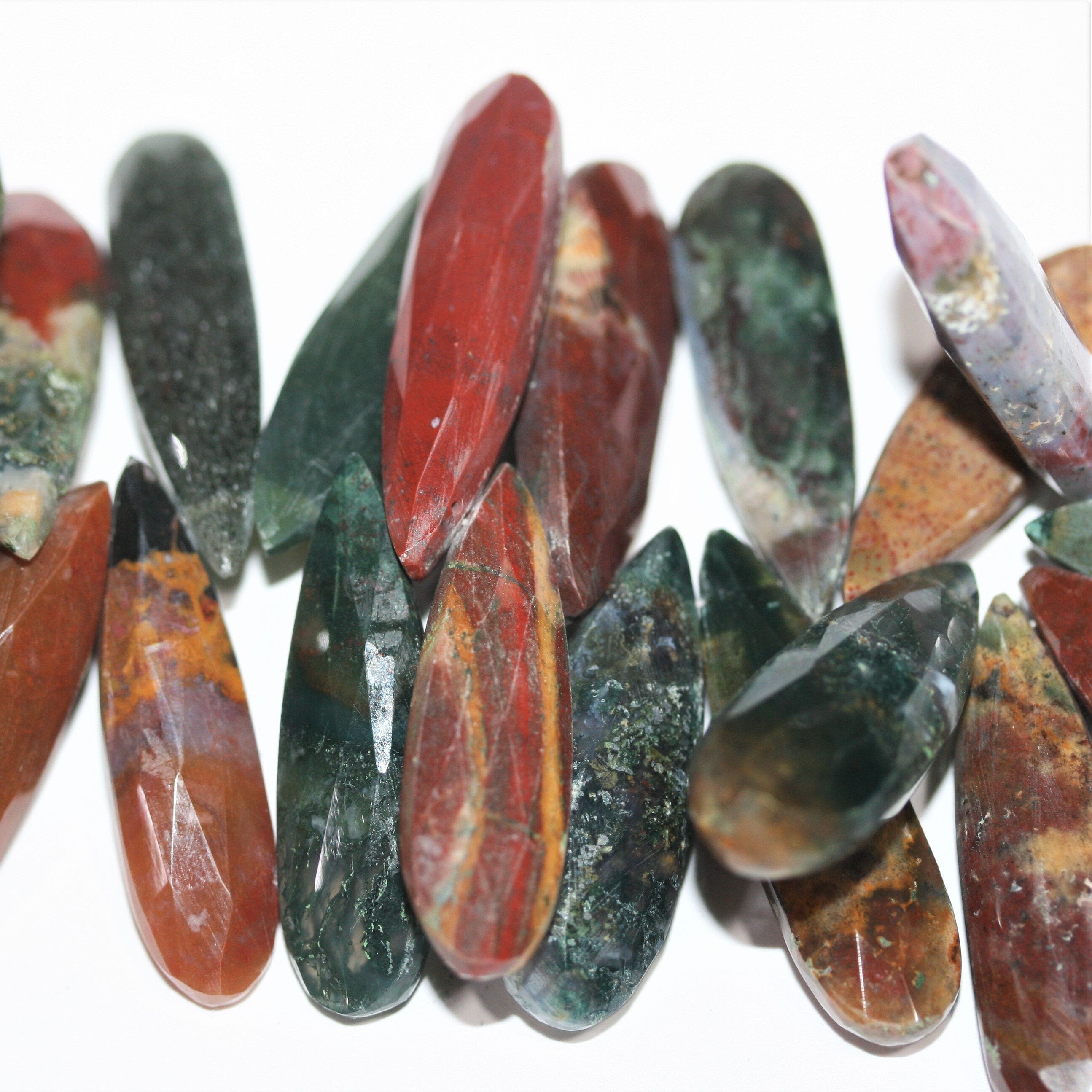 Cuentas de ágata india facetada de 7", 30 x 12 mm. Aprox. - Hilo de 19 cm.