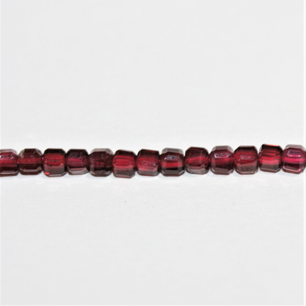 15" Perles cubiques à facettes en grenat Saint-Martin 2 mm.-Ring 39 cm.