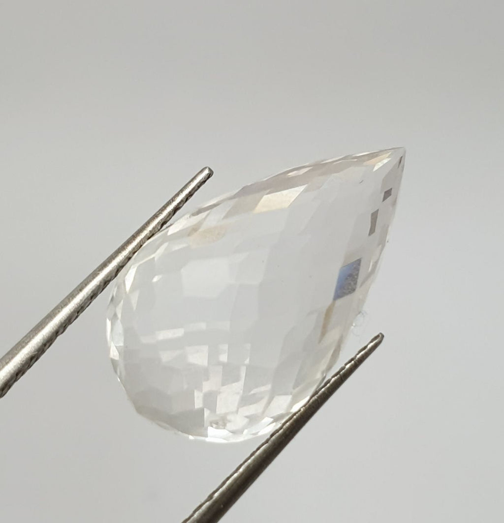 Pendentif goutte à facettes en quartz cristal de roche naturel (non percé) 20 x 12 mm (17,3 ct)