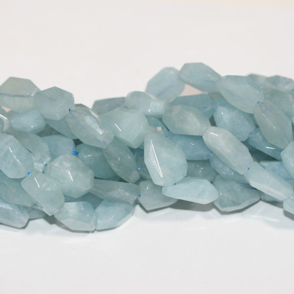 Cuentas facetadas de aguamarina Santa de 16", 20 x 15 mm. Longitud aproximada: 40 cm.