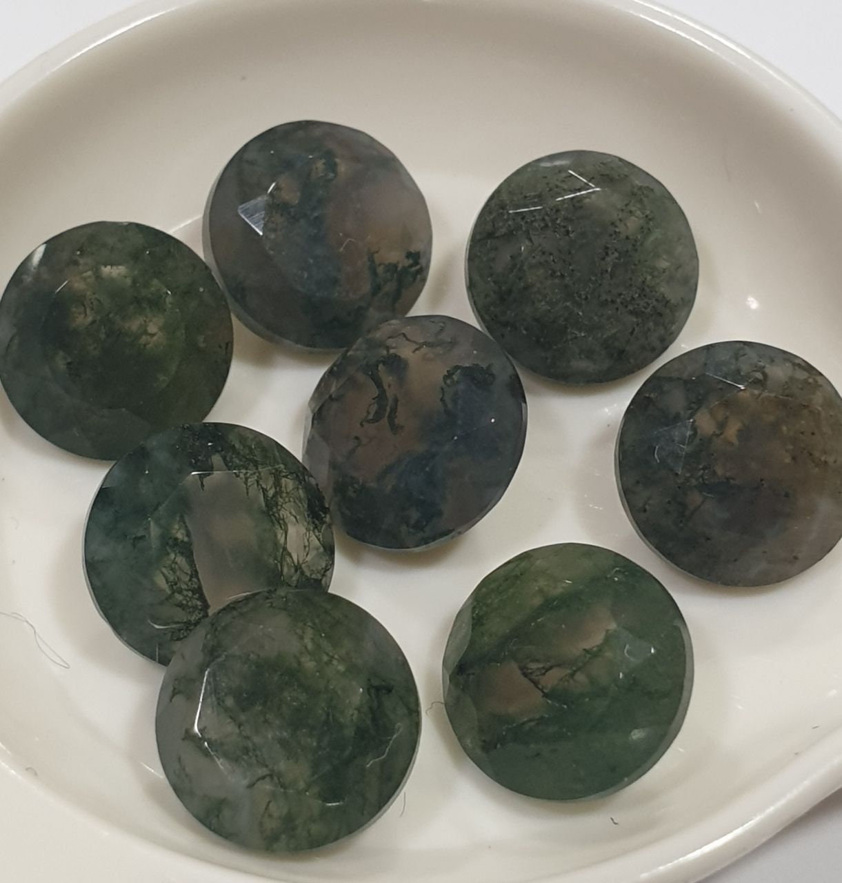Lote de 8 piezas de ágata musgosa de 8 mm, facetada, redonda y puntiaguda. Piedra natural sin tratar.