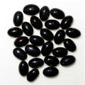 Lote de 25 piezas de cabujón ovalado de ónix de 6x4 mm. (25 uds.)