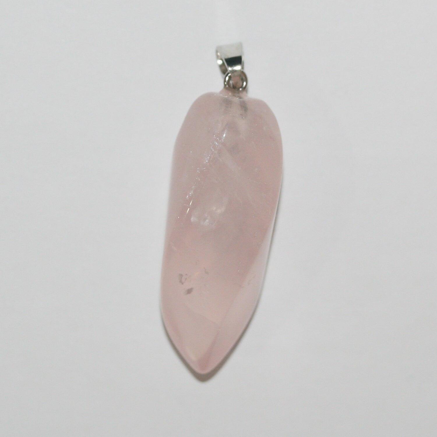 Pendentif en quartz rose à pointe torsadée 41x15mm