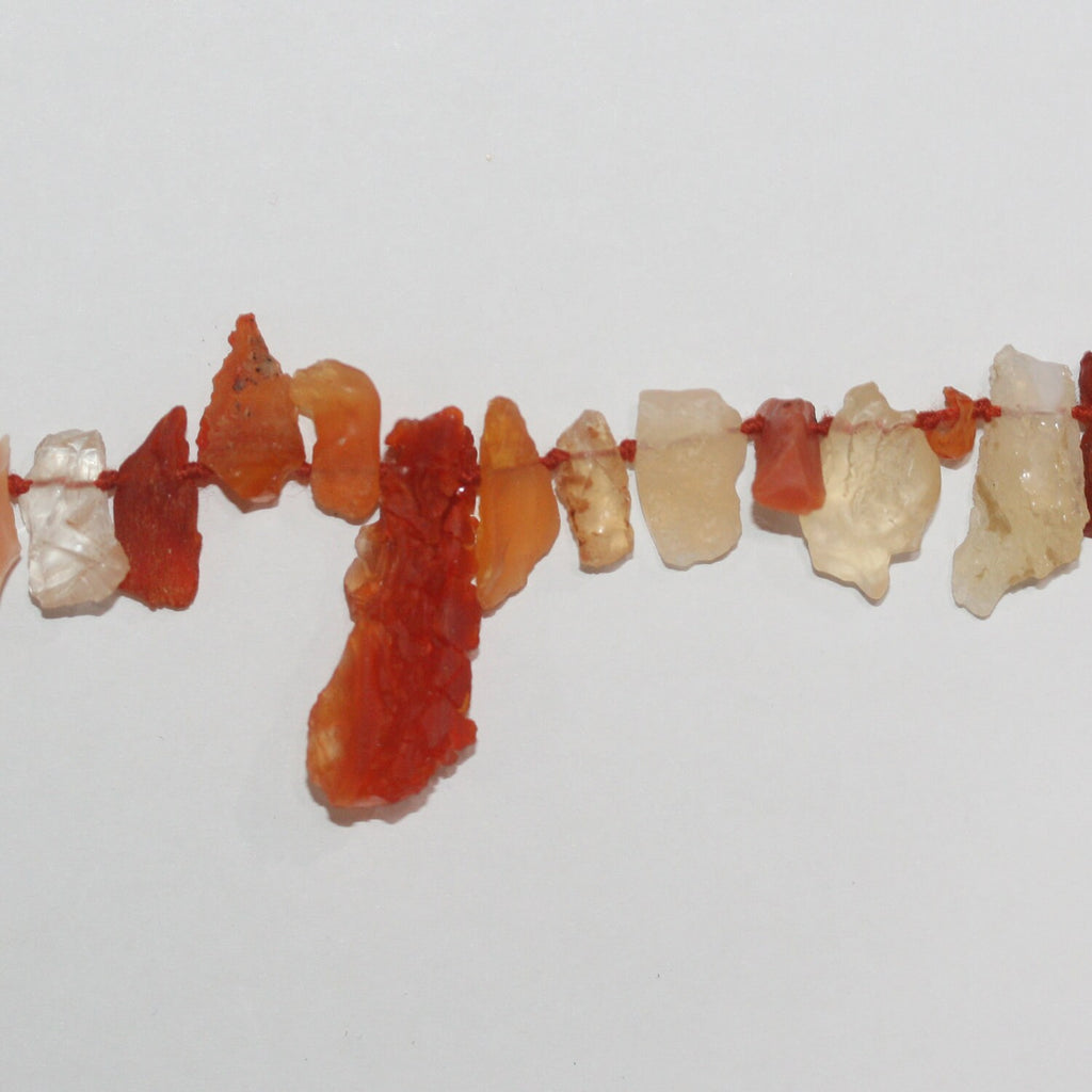 Cuentas de ópalo de fuego sin pulir de 40 cm, 10-22 mm (aprox. - Hilo de 40 cm)