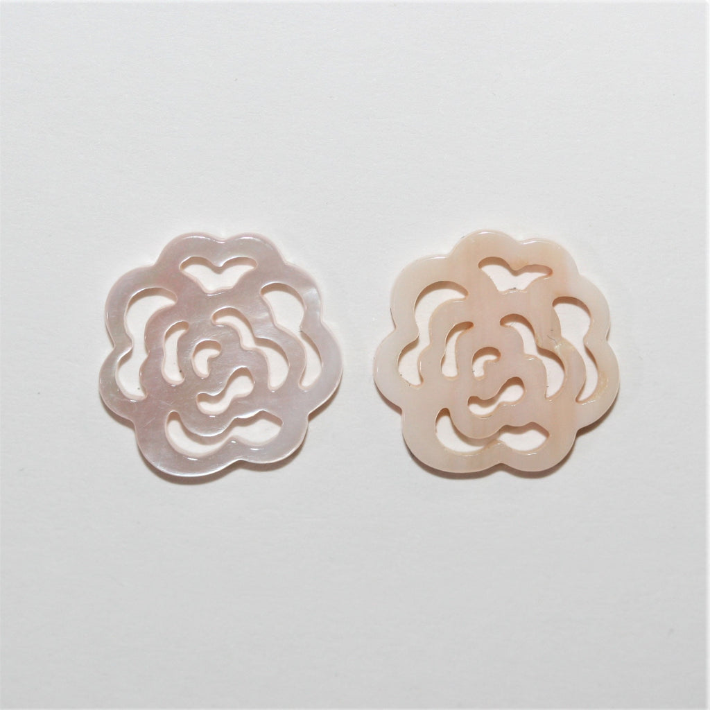 Colgante Flor Nácar Rosa 15mm.- 1 Par