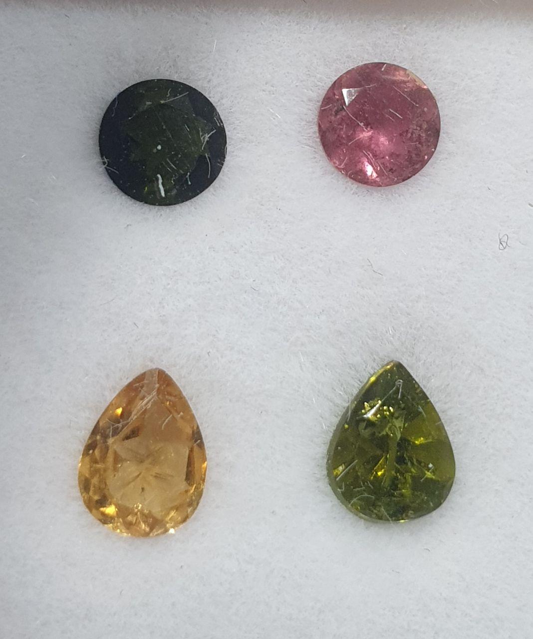 Lote de Turmalinas Multifacéticas de 4 mm y 5 x 4 mm (4 piezas). - Paquetes de Gemas - Piedras Sueltas - Precio al por Mayor