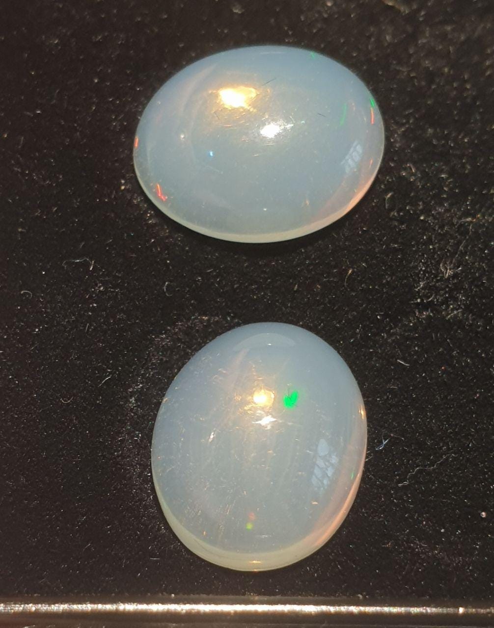 Lote de 1 par de ópalos Wello naturales de 11 x 9 mm, cabujón ovalado, venta al por mayor, lotes de piedras preciosas, gema sin tratar