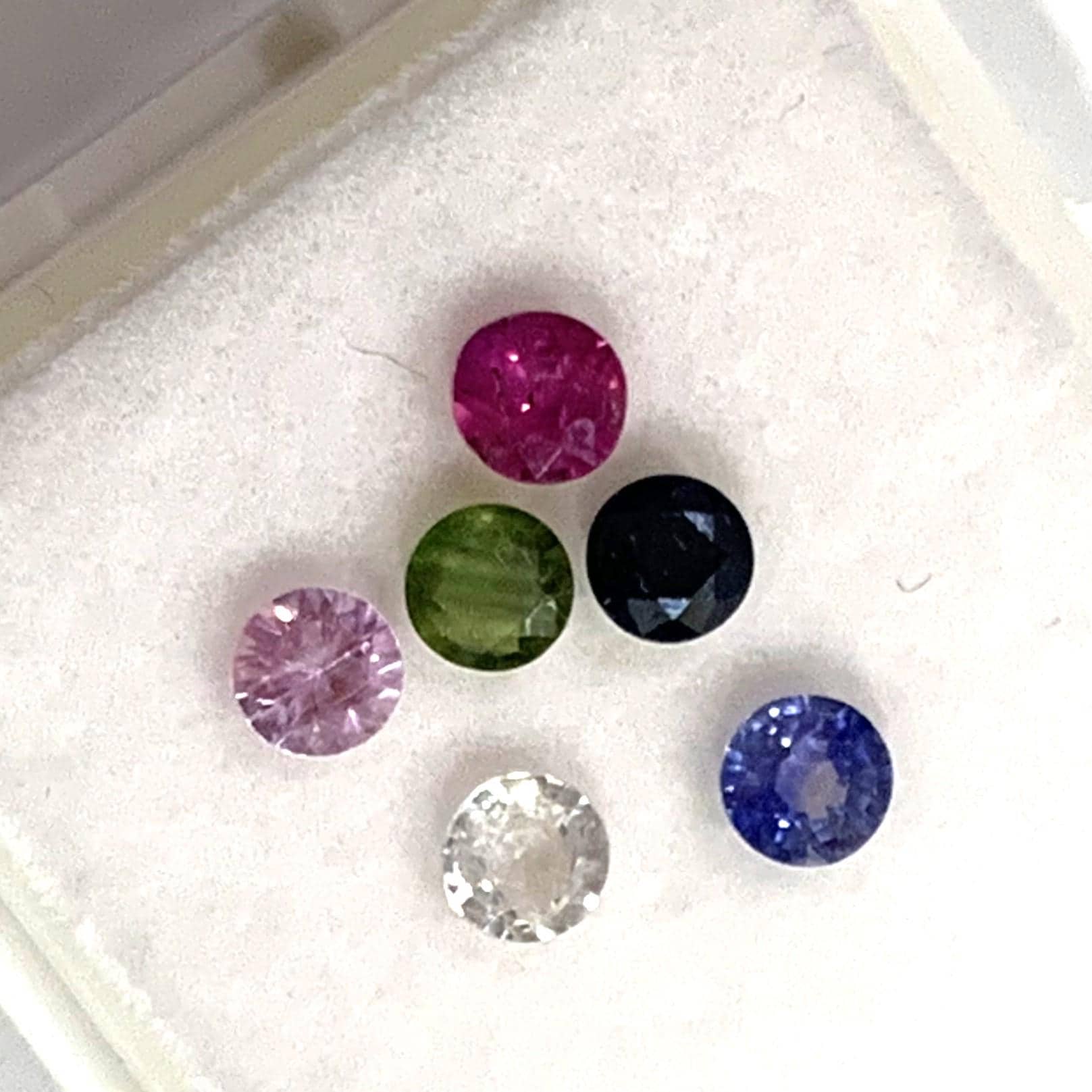 Lot de 6 saphirs multicolores à facettes rondes de 3,5 mm - Pierres précieuses en vrac - Prix de gros - Gemmes naturelles