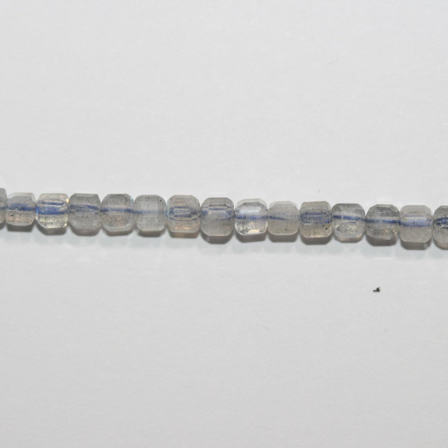 Perles cubiques à facettes en Labradorite de 15 pouces, 3 mm - Fil de 39 cm.