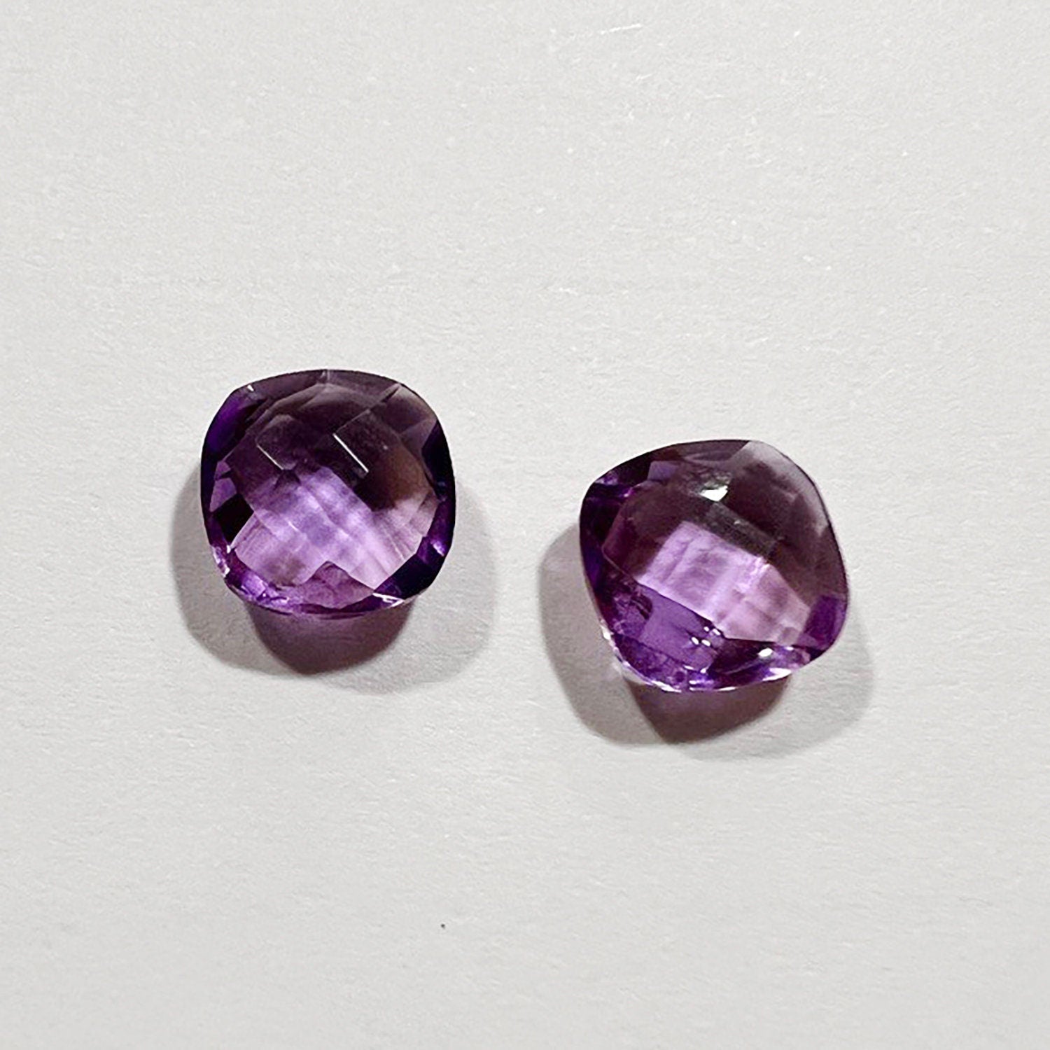Lote de 2 amatistas brasileñas facetadas cuadradas, 1 par, 8 mm