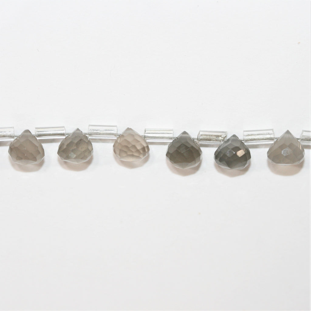 Perles en pierre de lune grise facettées de 9 pouces, 5-6 mm - Fil de 23 cm.