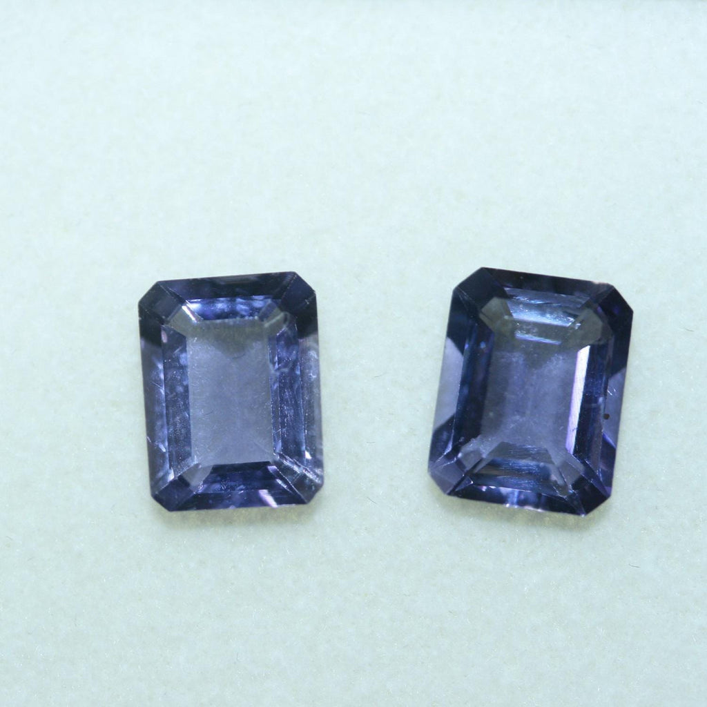 Lot d'iolite à facettes rectangulaires 9x7mm. (2 pièces).
