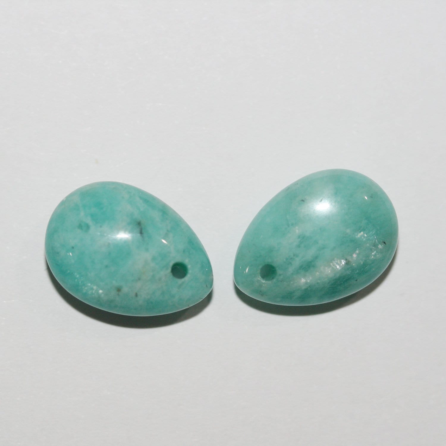 Pendentif goutte lisse en amazonite russe 14x10mm.( 1 paire )