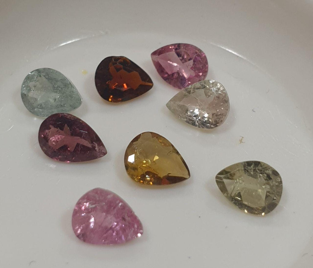 Lot de tourmalines multicolores à facettes en forme de goutte 5x4mm (8 pièces) - Pierres précieuses en vrac - Prix de gros - Gemmes naturelles