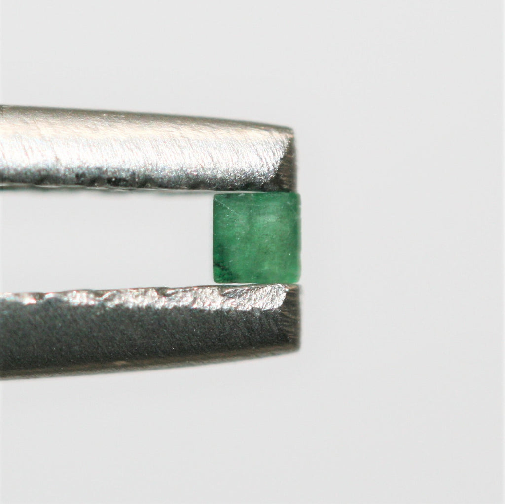 Lote de 20 esmeraldas cuadradas de 1,5-1,7 mm - Esmeraldas diminutas - Piedras preciosas naturales - Lote de esmeraldas africanas