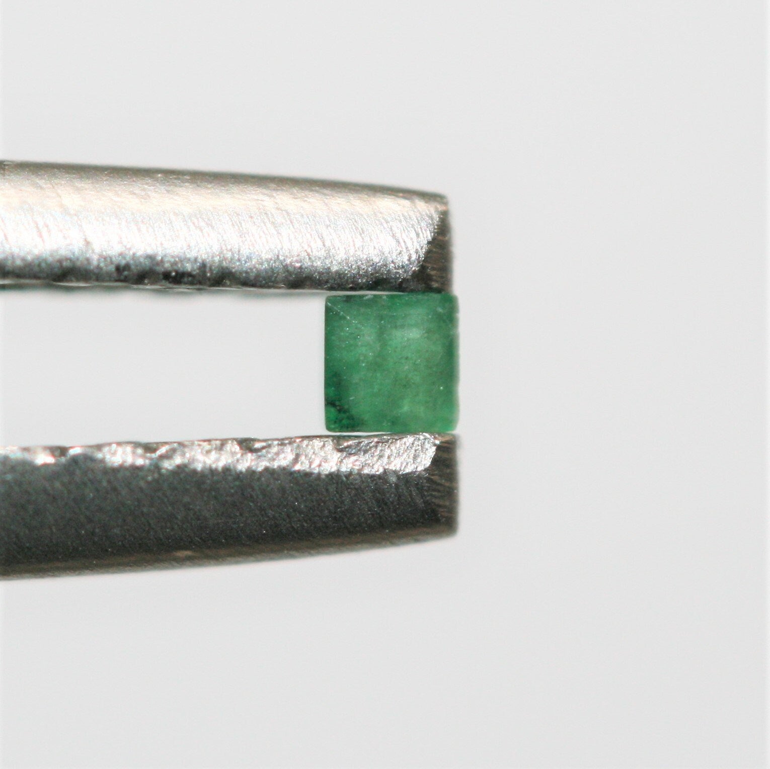 Lote de 20 esmeraldas cuadradas de 1,5-1,7 mm - Esmeraldas diminutas - Piedras preciosas naturales - Lote de esmeraldas africanas