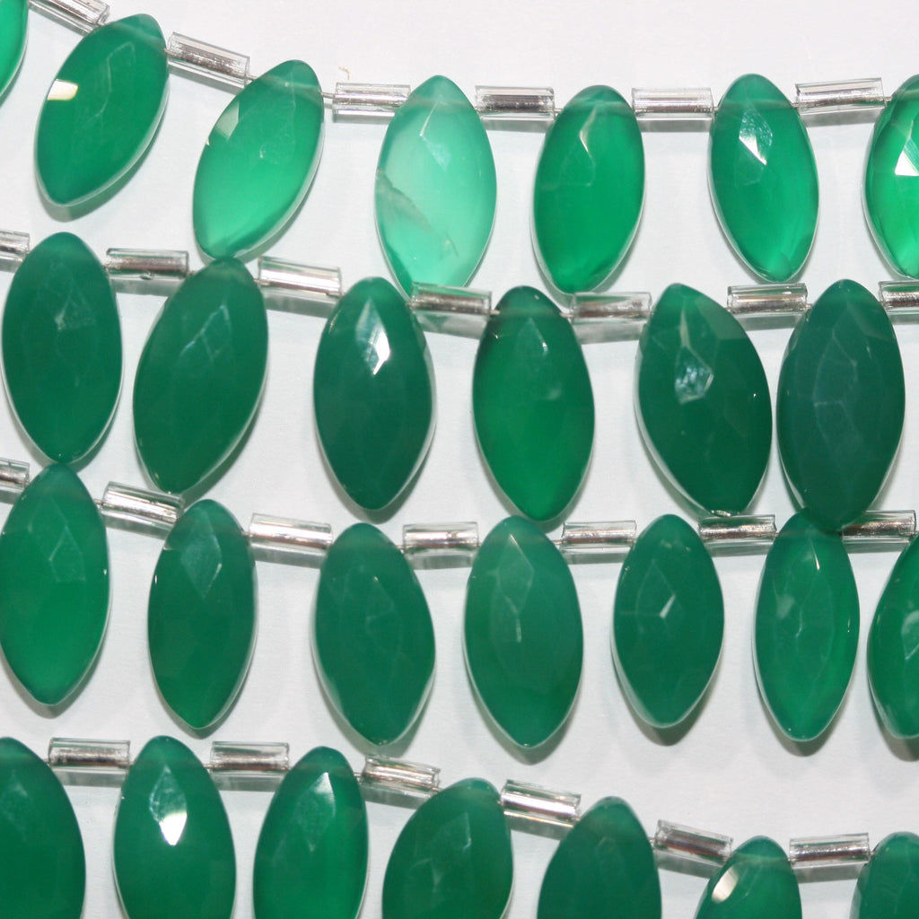 Cuentas de ónix verde facetadas de 8" (14 x 7 mm). Hilo de 20 cm aprox.