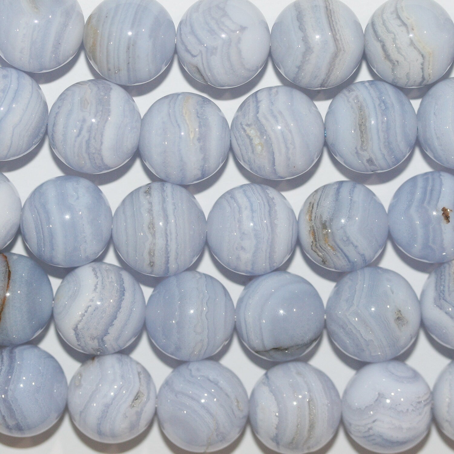 Perles rondes en calchédoine bleue St de 15 pouces, 14 mm, brin de 39 cm.