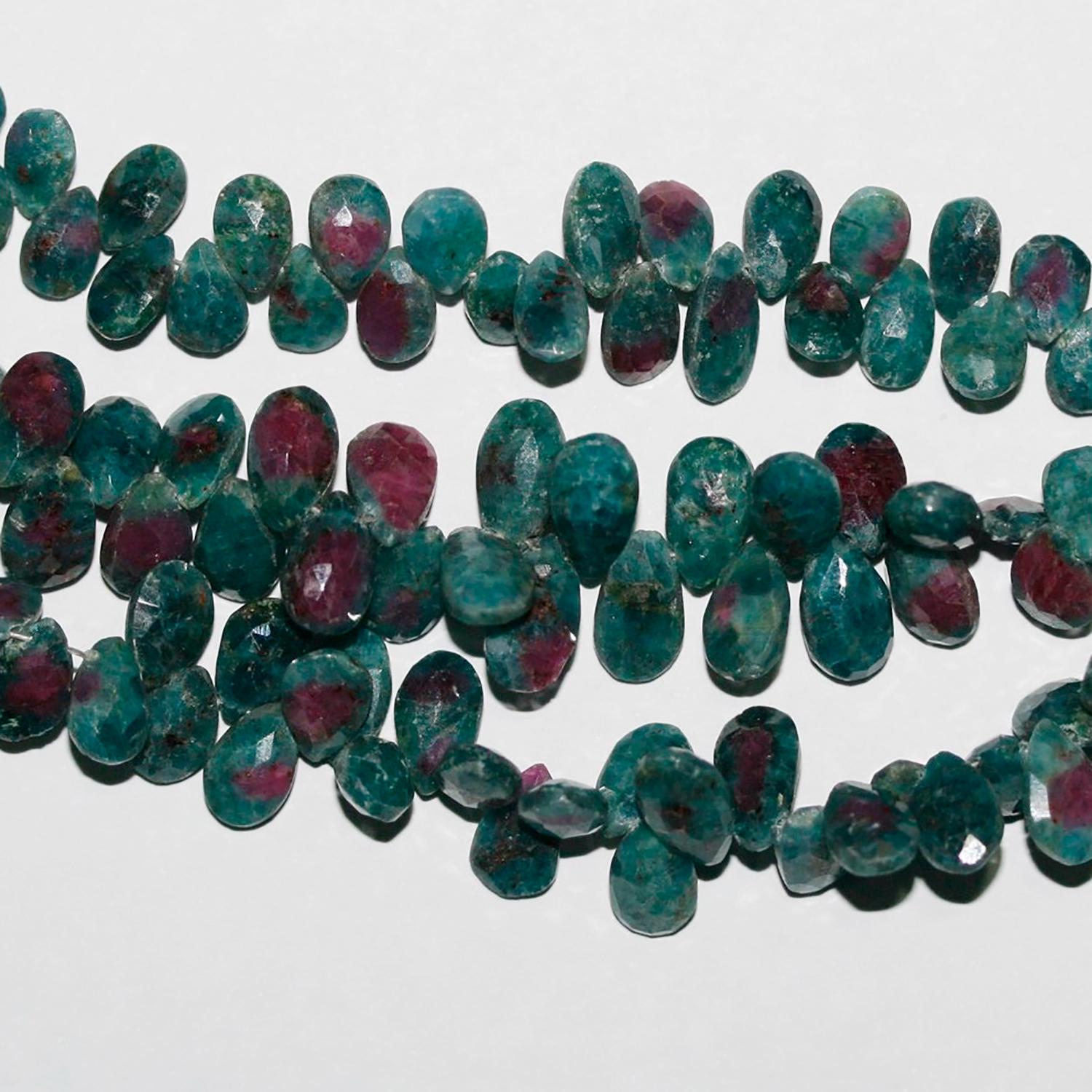 Perles en zoïsite rubis facettées de 8 pouces (environ 9 x 6 mm) - Longueur du brin : 20 cm.