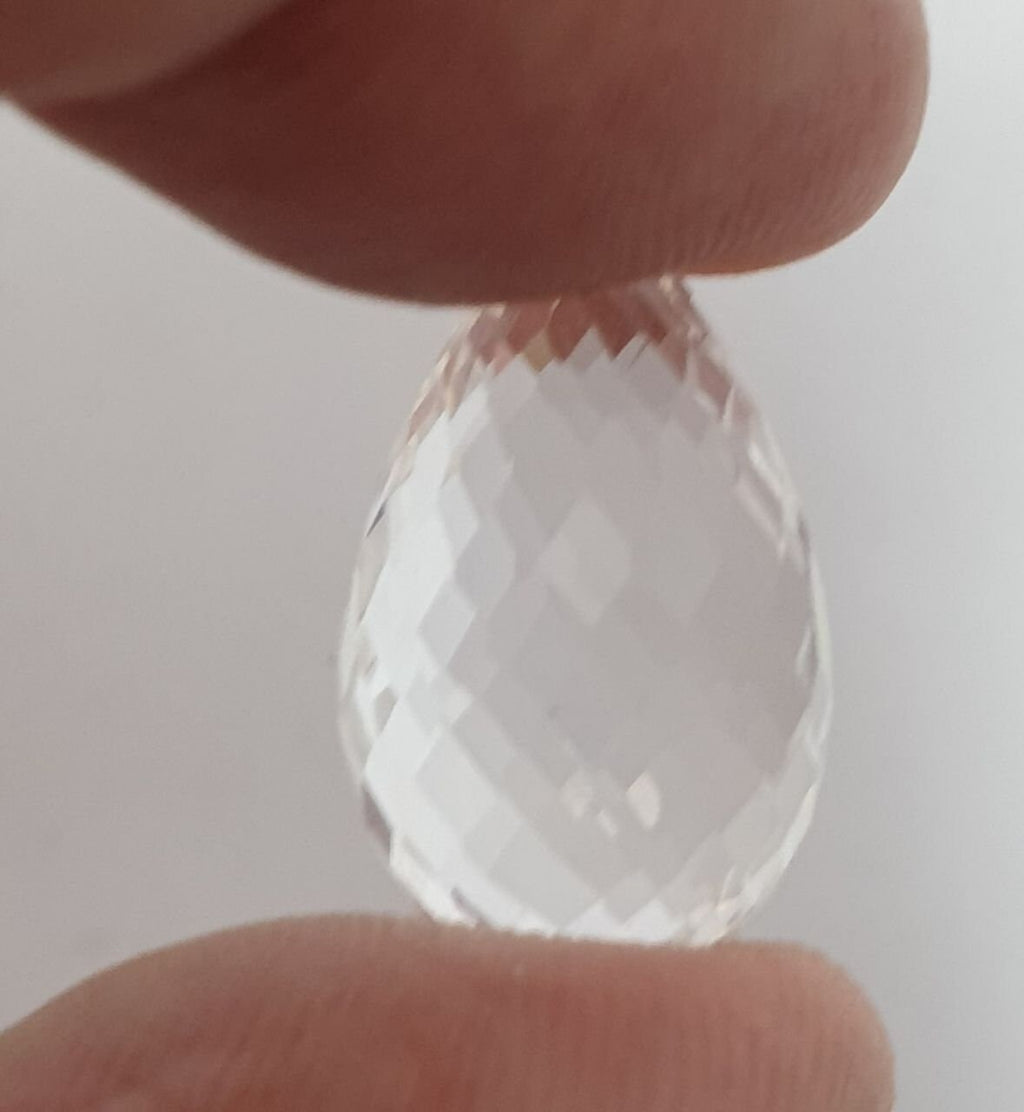 Colgante de gota facetada de cuarzo cristal de roca natural (sin perforar), 19,6 x 11,7 mm (14,95 ct).