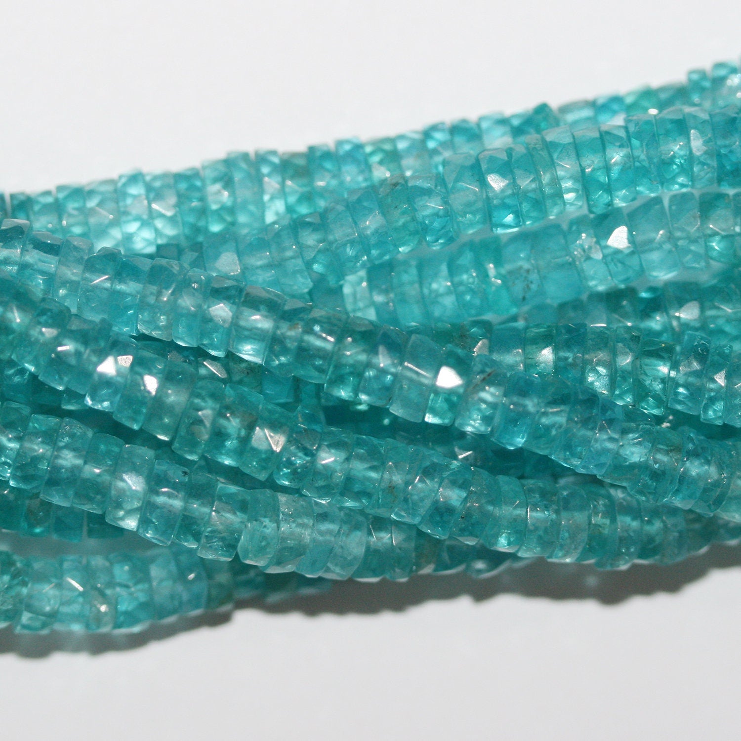 Cuentas redondas facetadas de apatita azul verdosa de 16" (5 x 2 mm) - Hilo de 40 cm