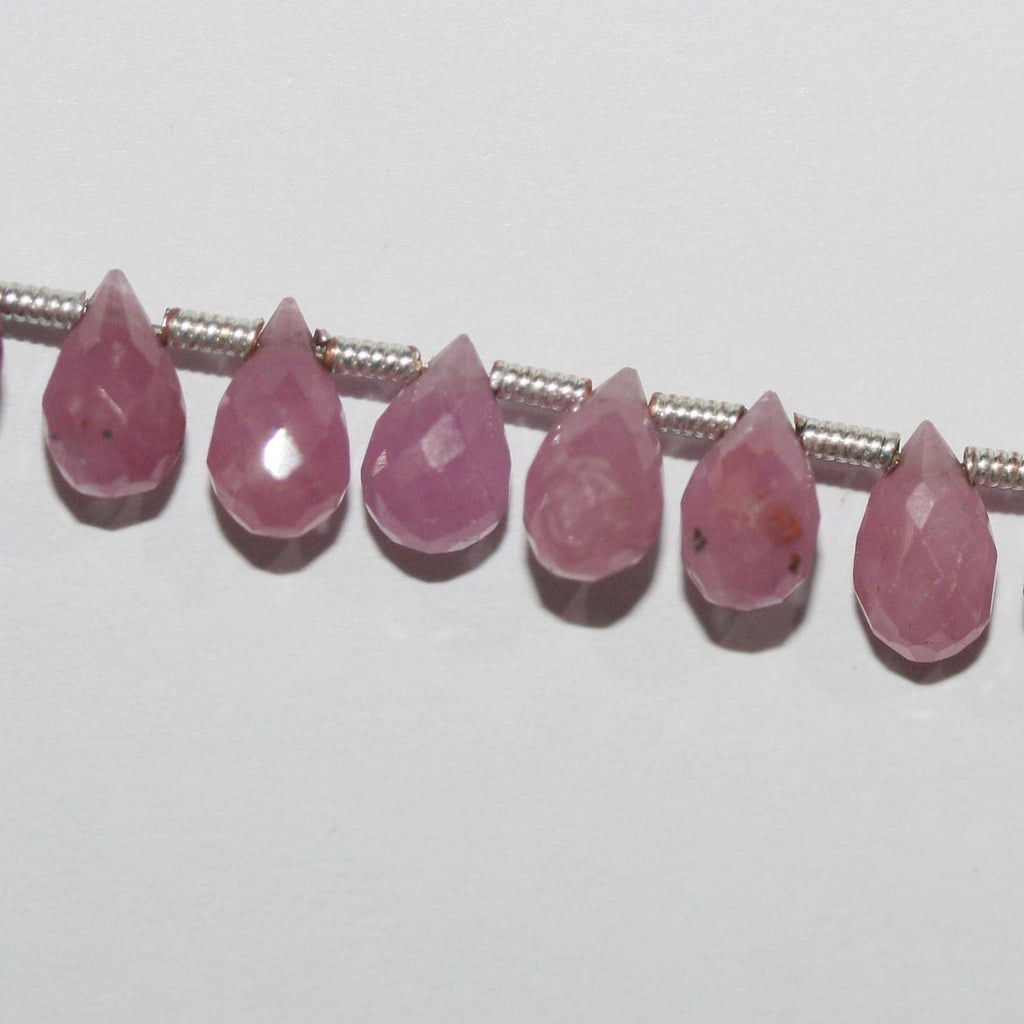 Perles en saphir rose facetté en forme de goutte, 8 pouces, 7 x 5 mm. Longueur du fil : environ 21 cm.