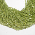 Perles prismatiques en brique à facettes en péridot de 14 pouces, 5 x 3 mm. - Fil de 37 cm.