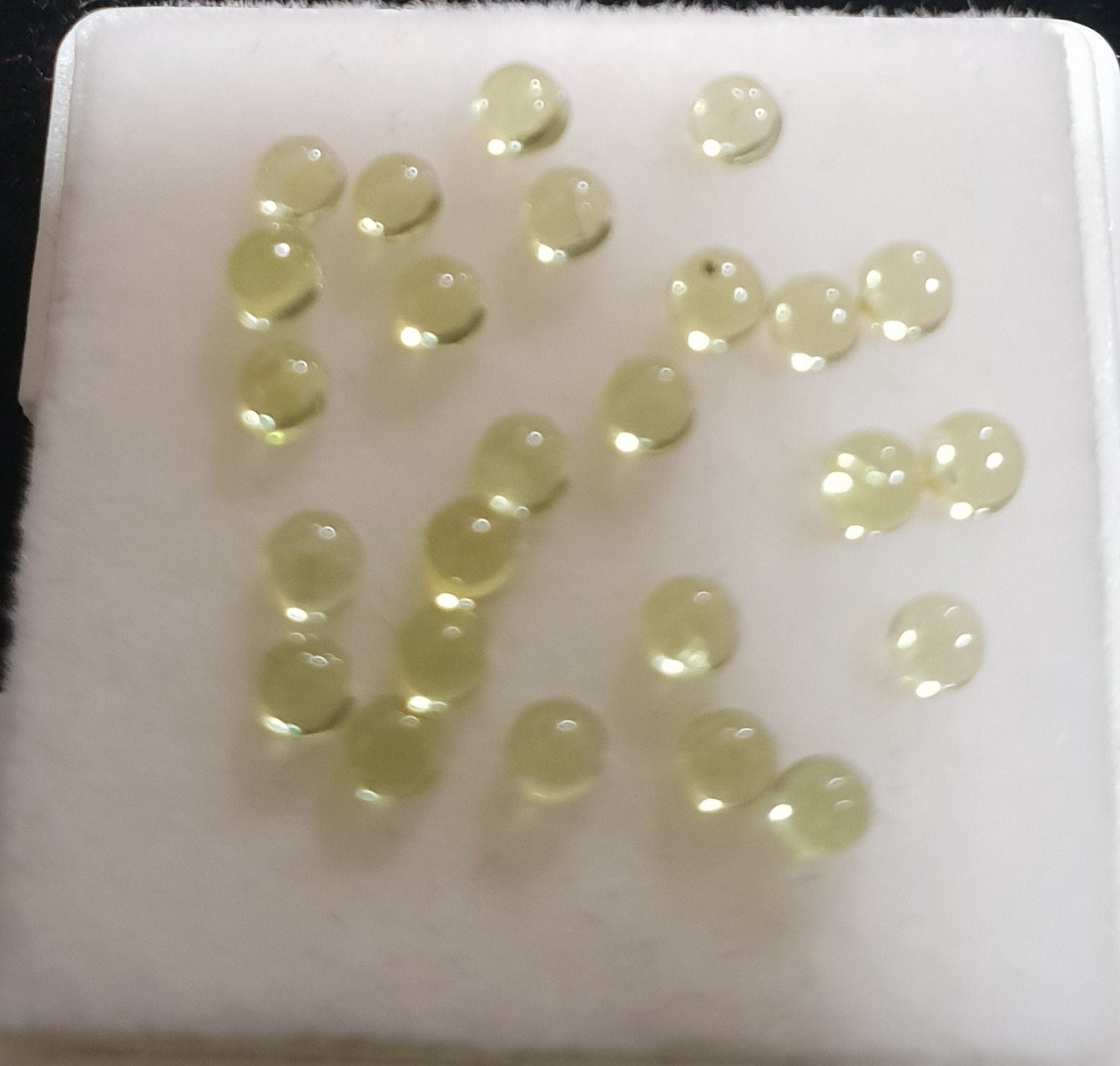 Peridot 2mm Round Cabochon 25 Pcs Lot- Natural Stones - Wholesale Gemstones - Calibrated Cabochons