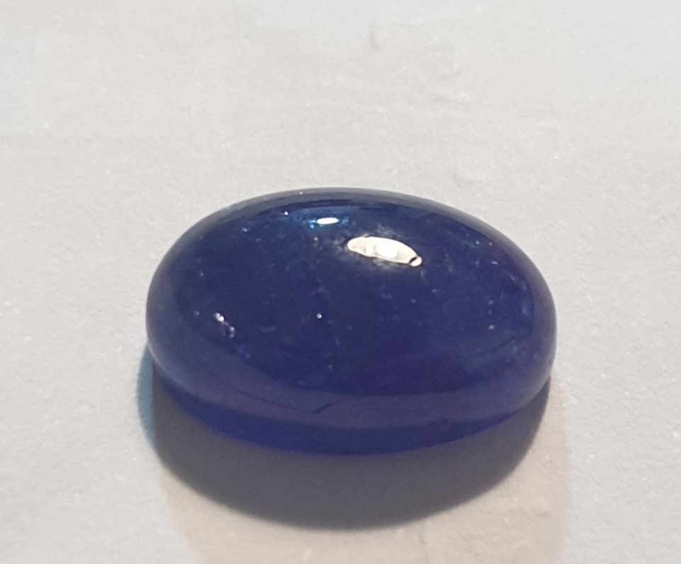 Natural Tanzanite Oval 18x11x8mm Cabochon. Tanzanite 15,6Cts Oval Cabochon