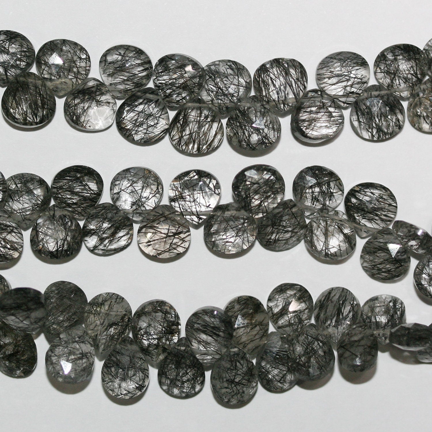 Perles en quartz tourmalin facettées de 8 pouces, 7-8 mm - Fil de 20 cm.