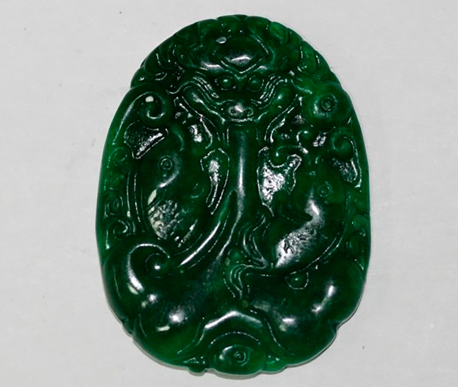 Colgante de jade verde 48x36 mm