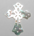 Pendentif croix en nacre 40x32mm.