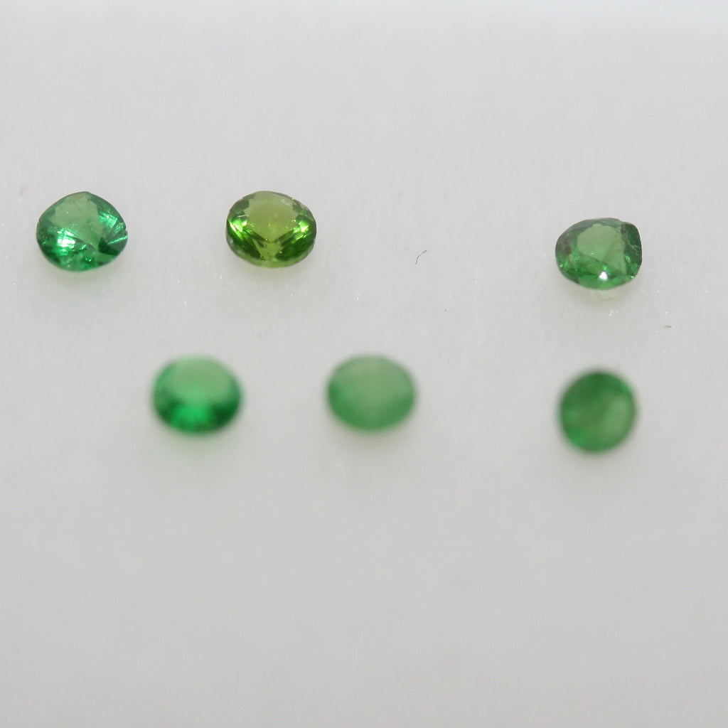 Lote de 6 granates tsavorita facetados redondos de 2 mm. - Paquetes de piedras preciosas - Piedras sueltas al por mayor