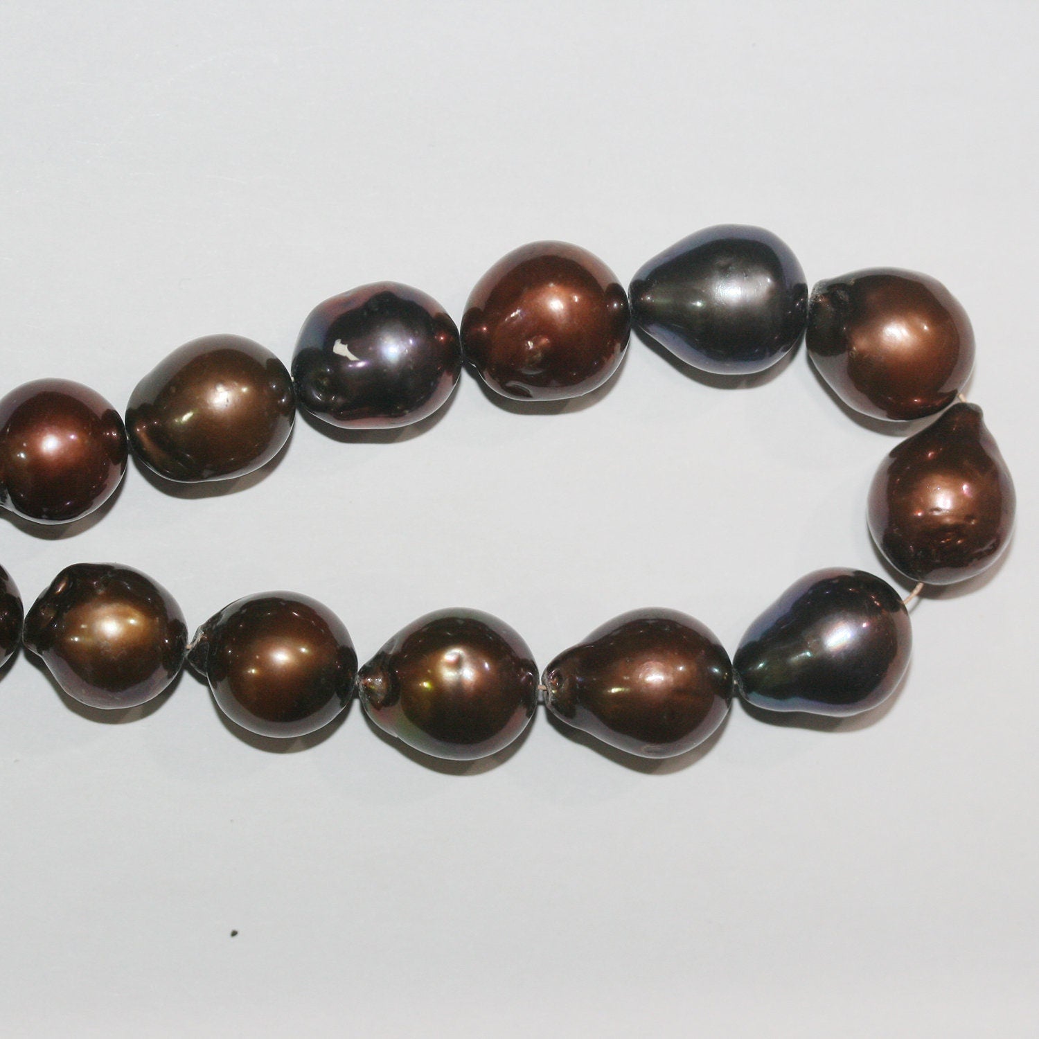 15" St FreshWater Chocolat Rond Perle 12-13mm.-Bring 39cm.