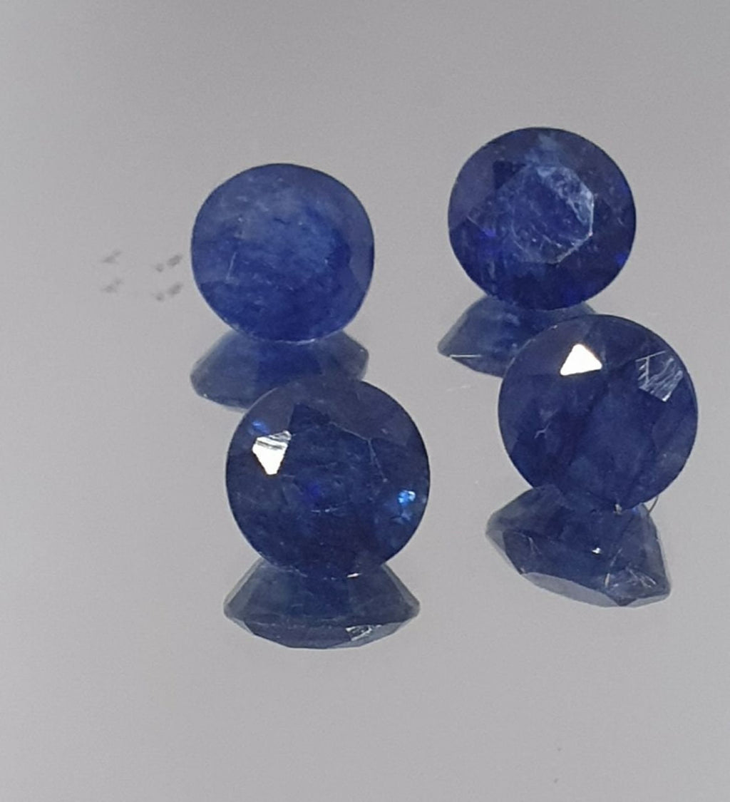 Lote de 4 zafiros azules facetados redondos de 6 mm. (4 piezas)