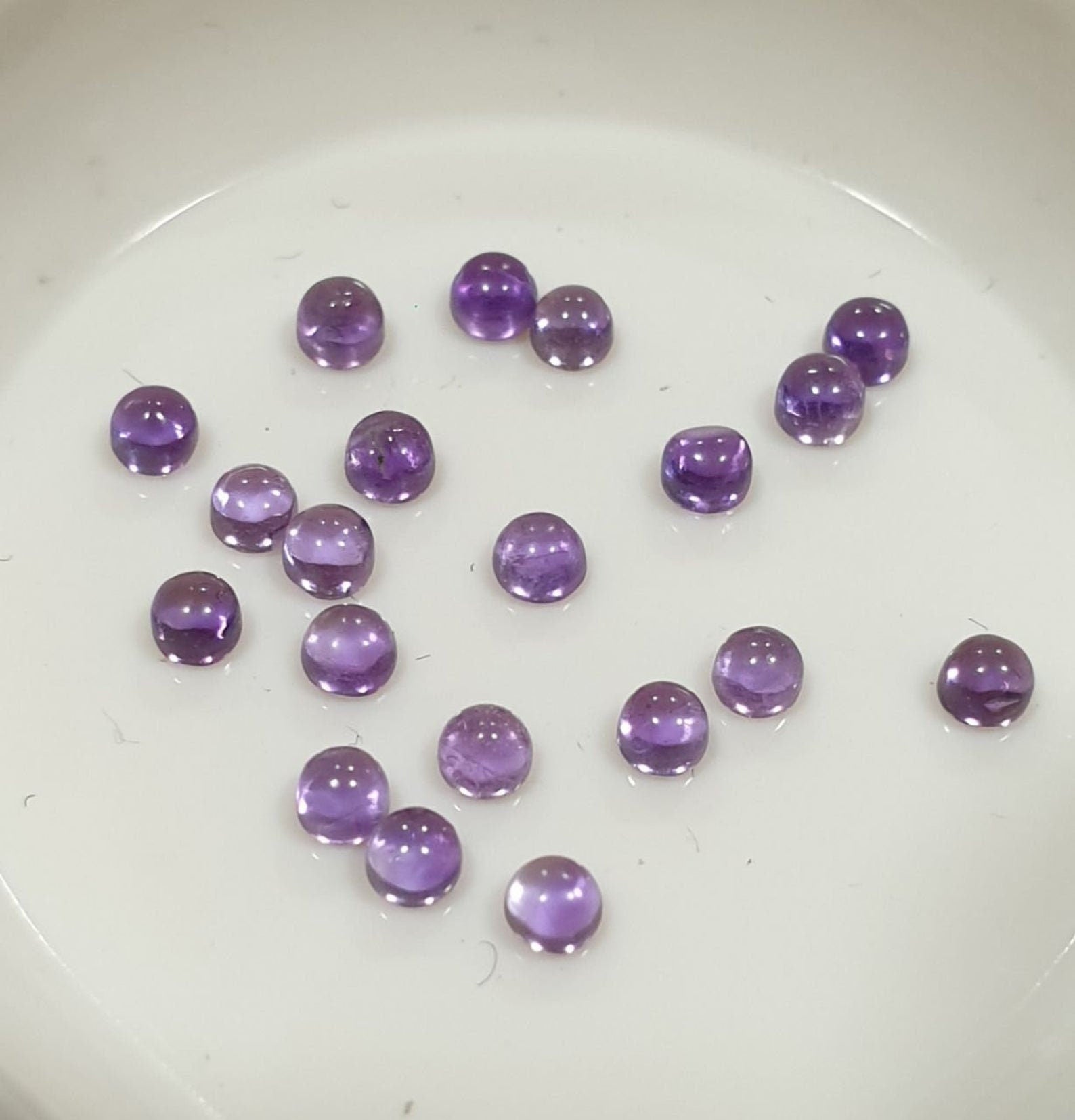Lote de 20 cabujones de amatista de 2 mm - Piedras calibradas - Piedras naturales