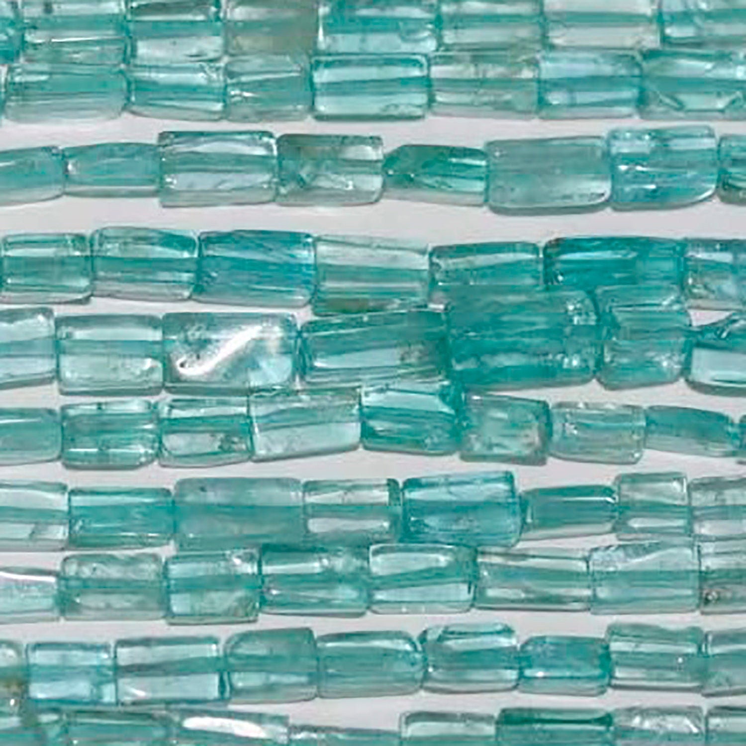 Prisme lisse en brique d'apatite bleu-vert de 15 pouces (4 x 3 mm) - Fil de 39 cm