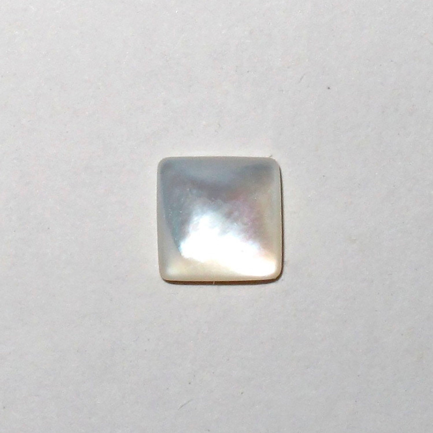 Lote de 16 cabujones cuadrados de nácar MOP de 6 mm. (16 piezas)