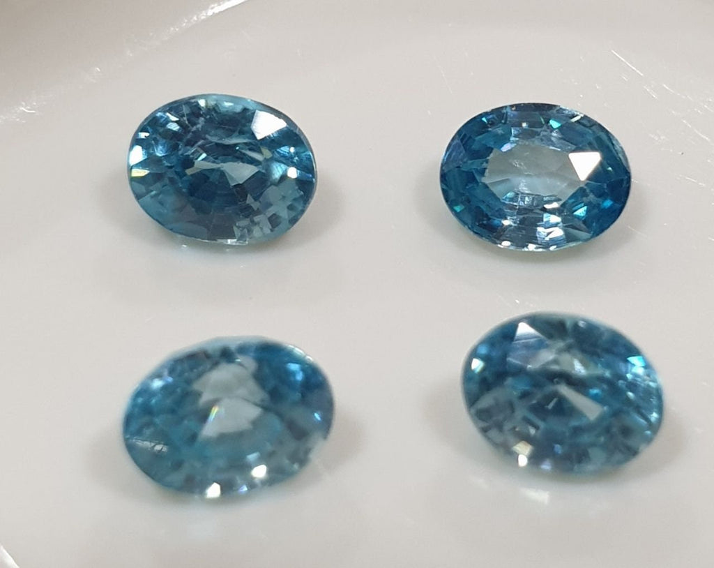 Lote de 4 circonitas azules de Camboya, facetadas y ovaladas, de 5 x 4 mm. Gemas naturales. Gemas naturales. Gemas al por mayor.
