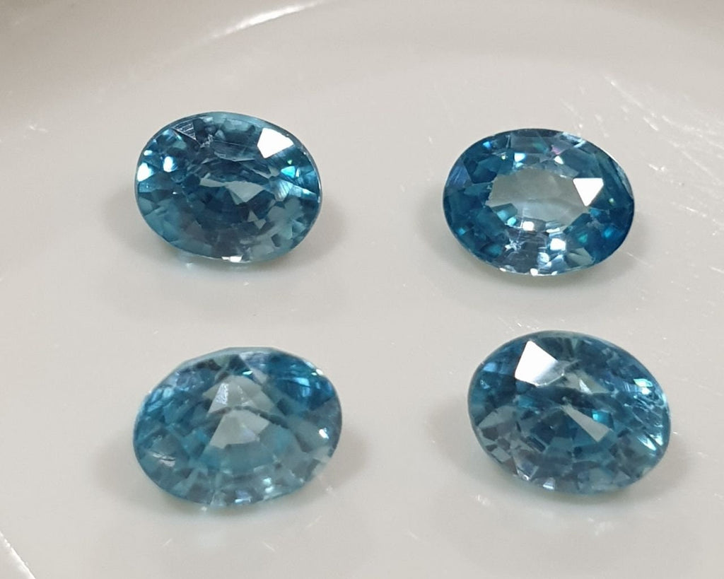 Lote de 4 circonitas azules de Camboya, facetadas y ovaladas, de 5 x 4 mm. Gemas naturales. Gemas naturales. Gemas al por mayor.