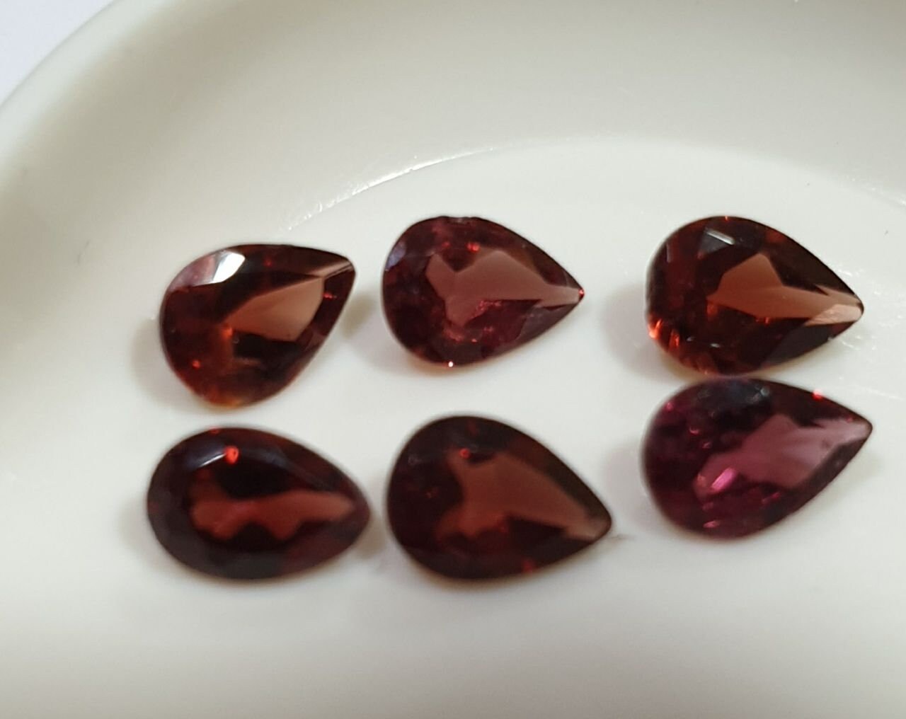 Lote de 6 piezas de granate rodolita facetado en forma de pera de 6 x 4 mm (6 piezas) - Paquetes de piedras preciosas - Piedras sueltas al por mayor