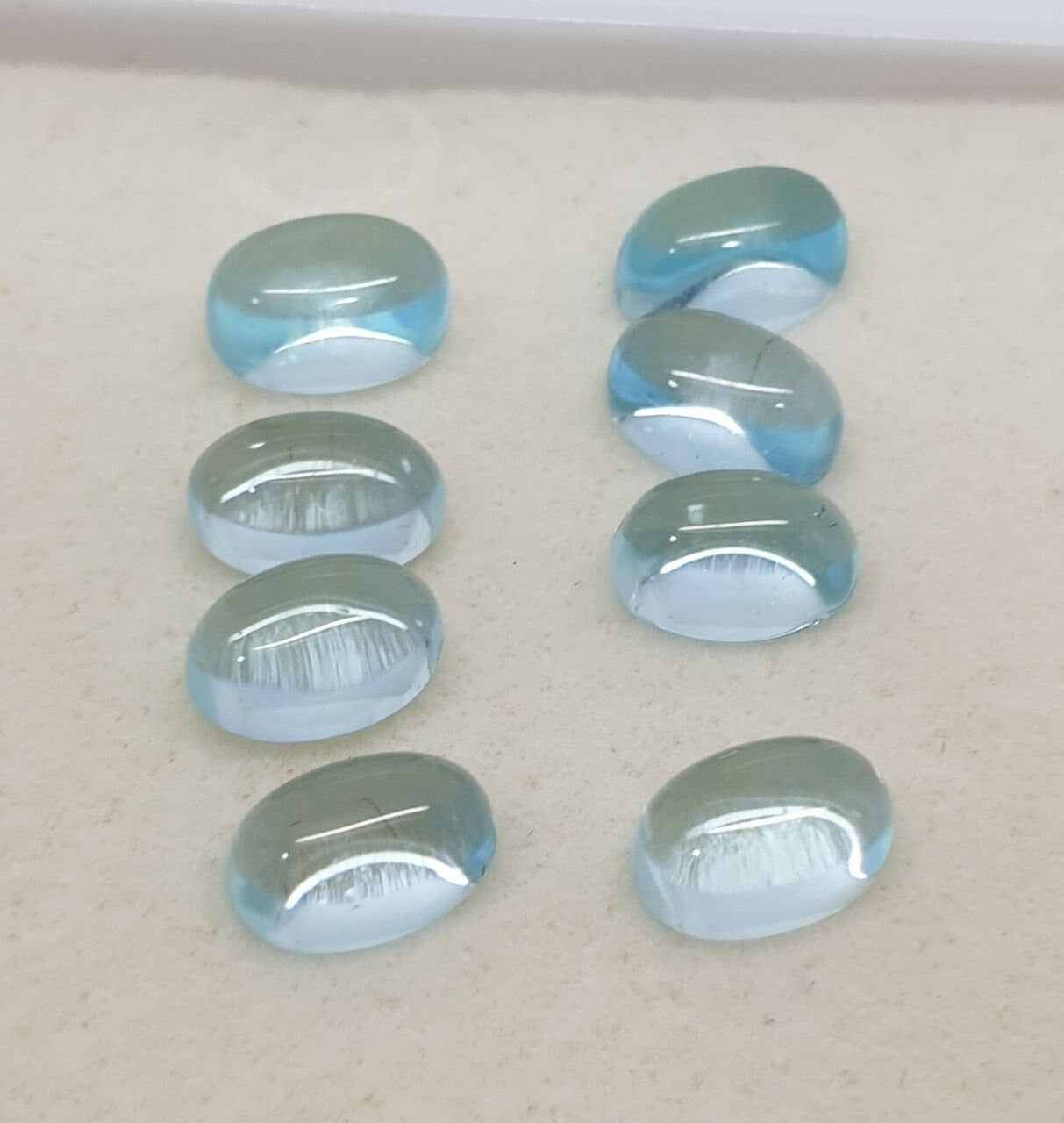 Sky Blue Topaz Lot Oval Cabochon 6x4mm (8pcs)
