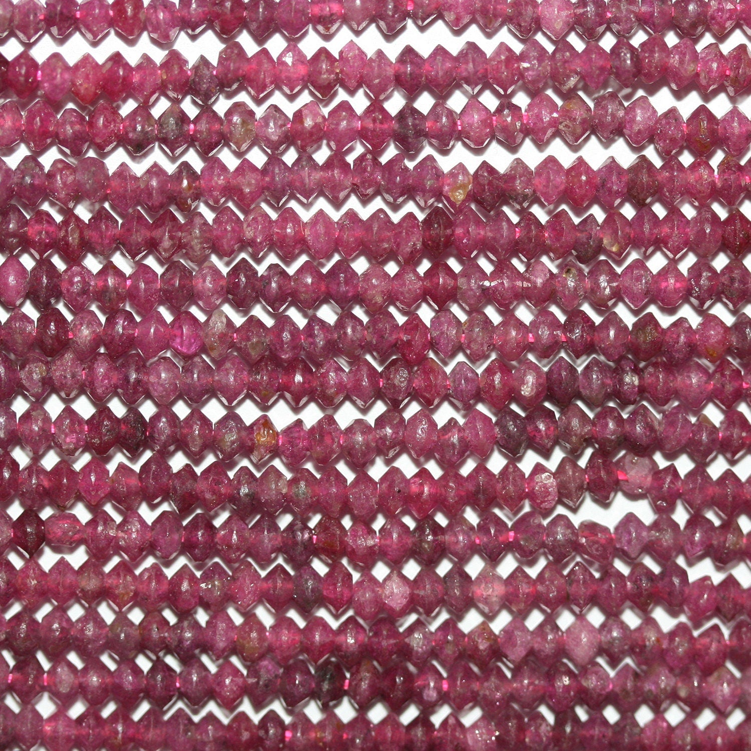 Cuentas redondas facetadas de rubí St. de 16" de 3 x 2 mm, hilo de 40 cm.