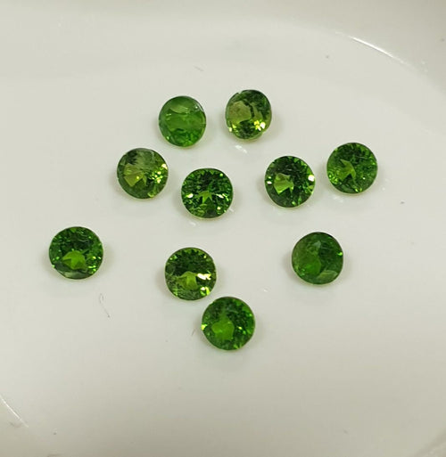10 Pcs Lot 2.5mm Russian Chrome Diopside Faceted Round  Natural Untreated Gemstone  - Price is per Lot in the Picture