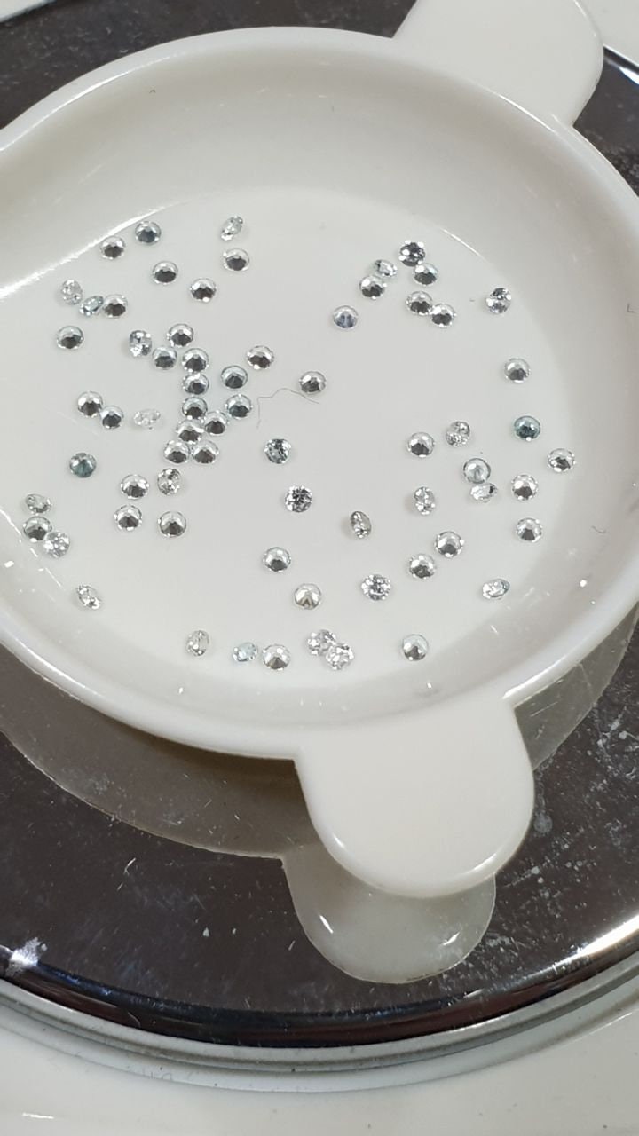 Lote de aguamarinas de 1,25 mm de corte redondo sin tratar - Oferta al por mayor - Proveedor de gemas DIY - Piedras genuinas - Gemas diminutas - Piedras pequeñas