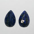 Lote de 2 cabujones de lapislázuli facetados en forma de gota, 21 x 14 mm. (2 piezas).