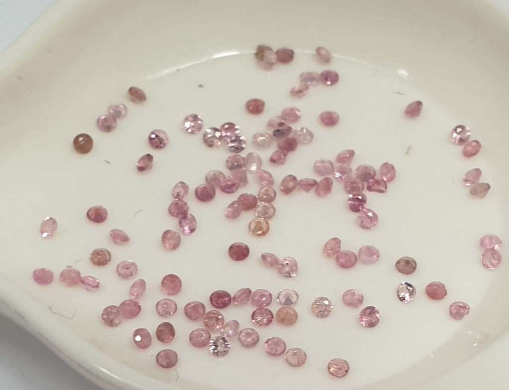 Lote de turmalina rosa de 1,3 mm de corte redondo, gemas sin tratar. Oferta al por mayor. Proveedor de gemas DIY. Piedras auténticas, piedras preciosas diminutas, piedras pequeñas.