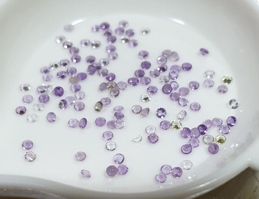 Lote de amatista de 1,25 mm de corte redondo sin tratar. Gemas al por mayor. Proveedor de gemas DIY. Piedras genuinas. Gemas diminutas.