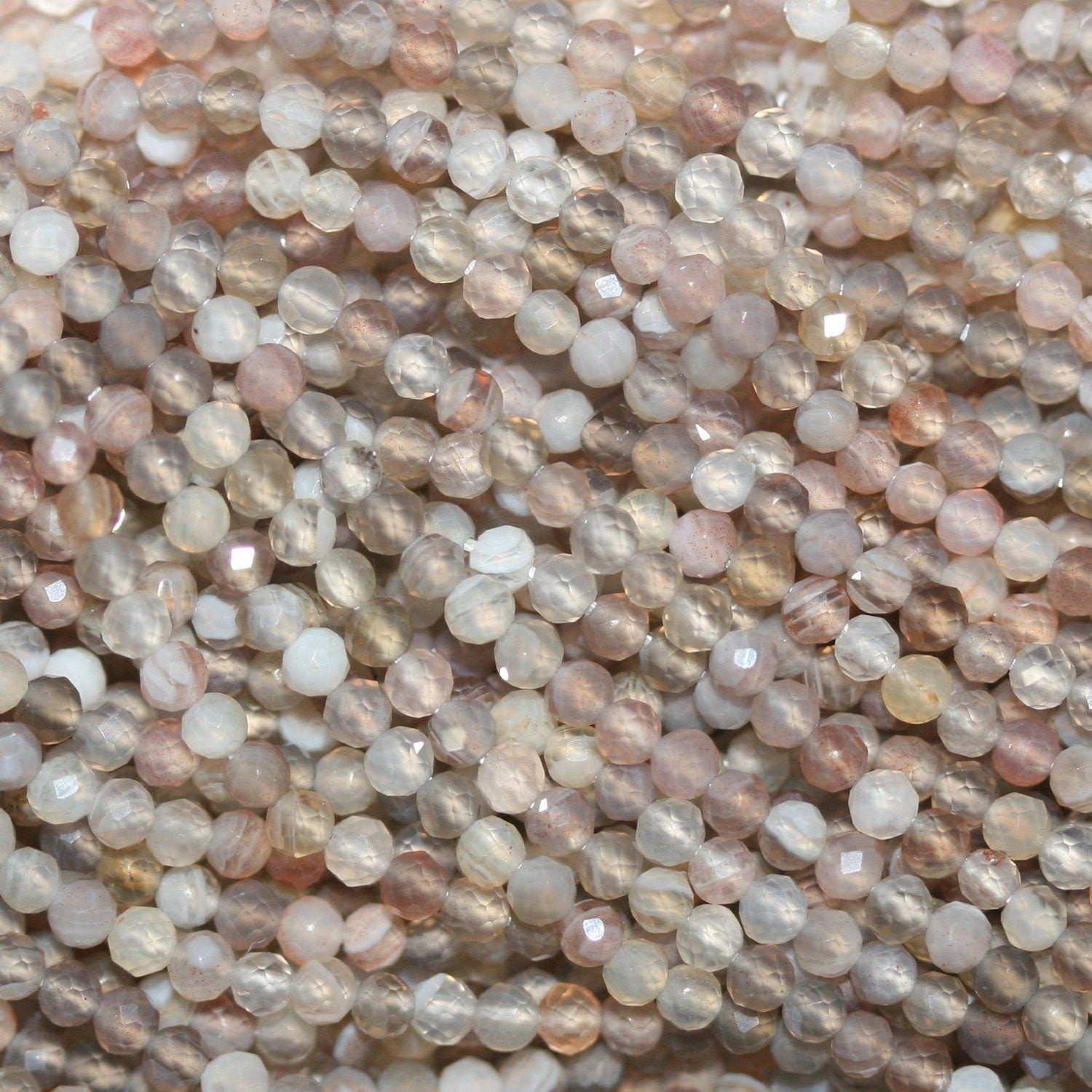 15" perles rondes à facettes en agate du Botswana, 2 mm, brin de 39 cm.